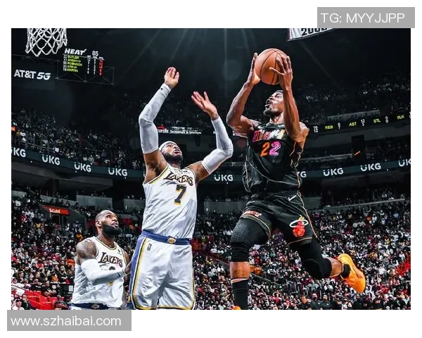 湖人对决热火第三场精彩录像回放全程回顾与分析 湖人对决热火第三场精彩录像回放全程回顾与分析